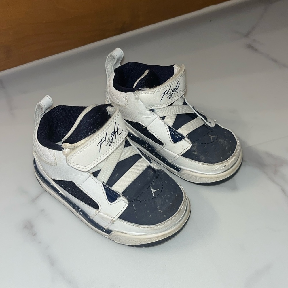 TODDLER JORDAN FLIGHT SNEAKERS